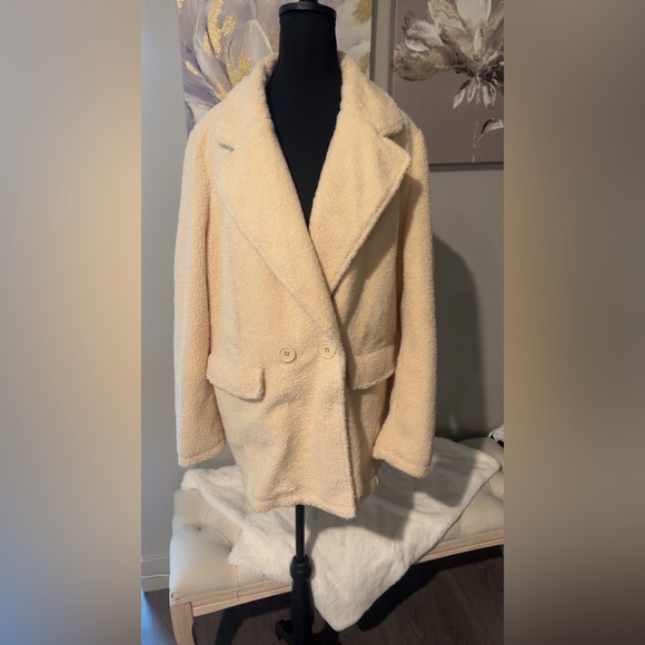 Cozy Cream Teddy Coat Faux Fur - Picture 3 of 7